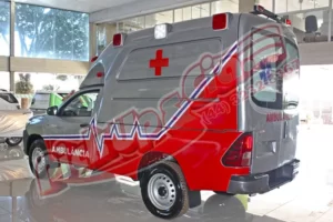 Transformação de fibra em ambulancia para nota toyota cabine simples ambulancia.