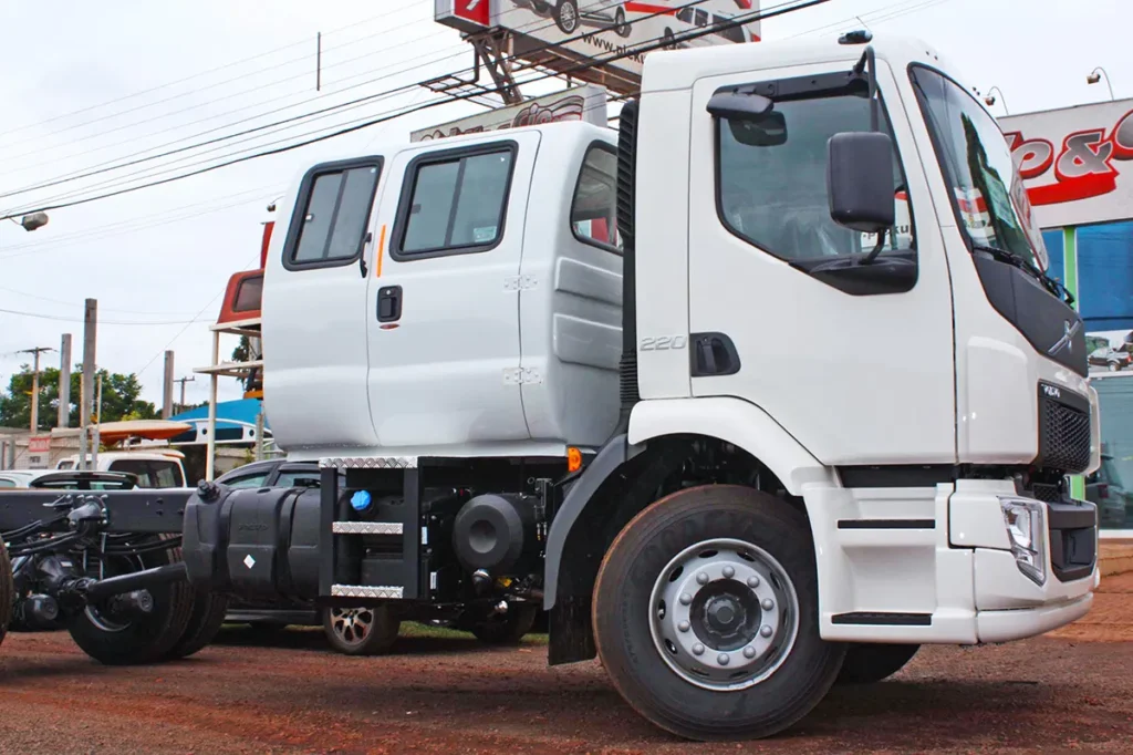 Cabine Suplementar de Fibra para Caminhão Volvo 220