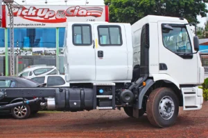 Cabine Suplementar de Fibra para Caminhão Volvo 220