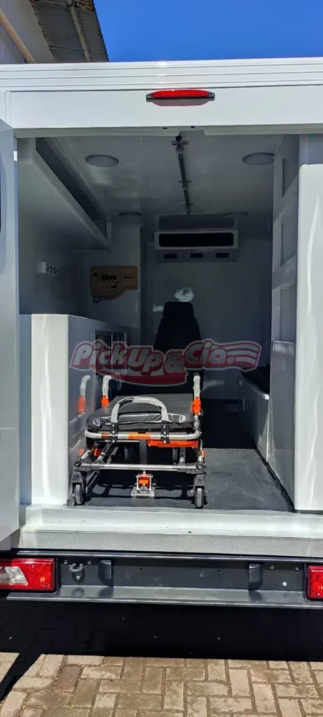 ambulancia ford transit bau simples remocao e UTI.