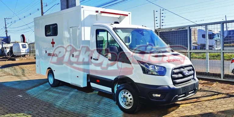 ambulancia ford transit bau simples remocao e UTI.