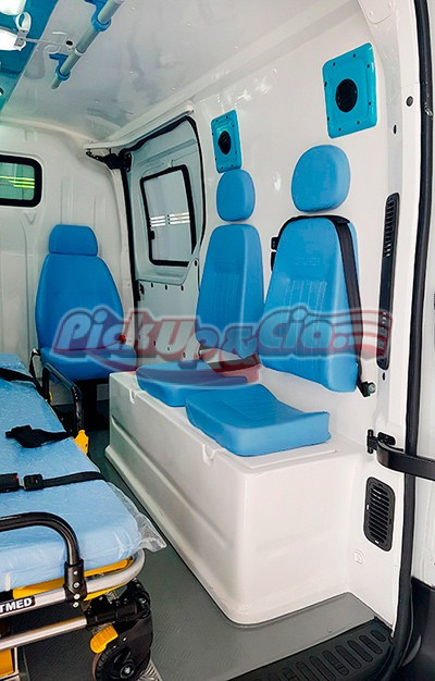 transformação veiculo ambulância foto do interior de fibra