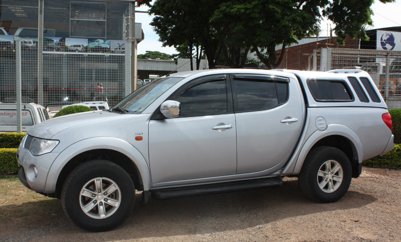 Capota de Fibra para mitsubishi L200