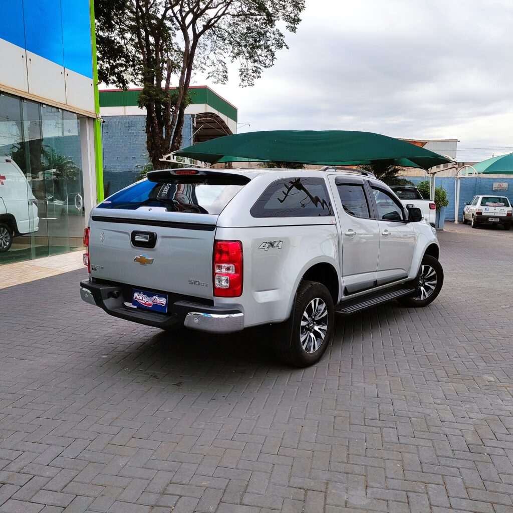 Chevrolet S10 com capota