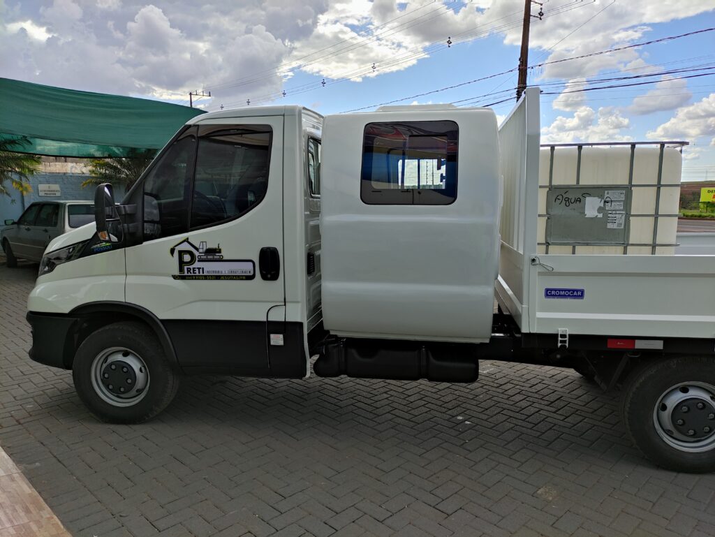 Iveco Daily 45170 com cabine 