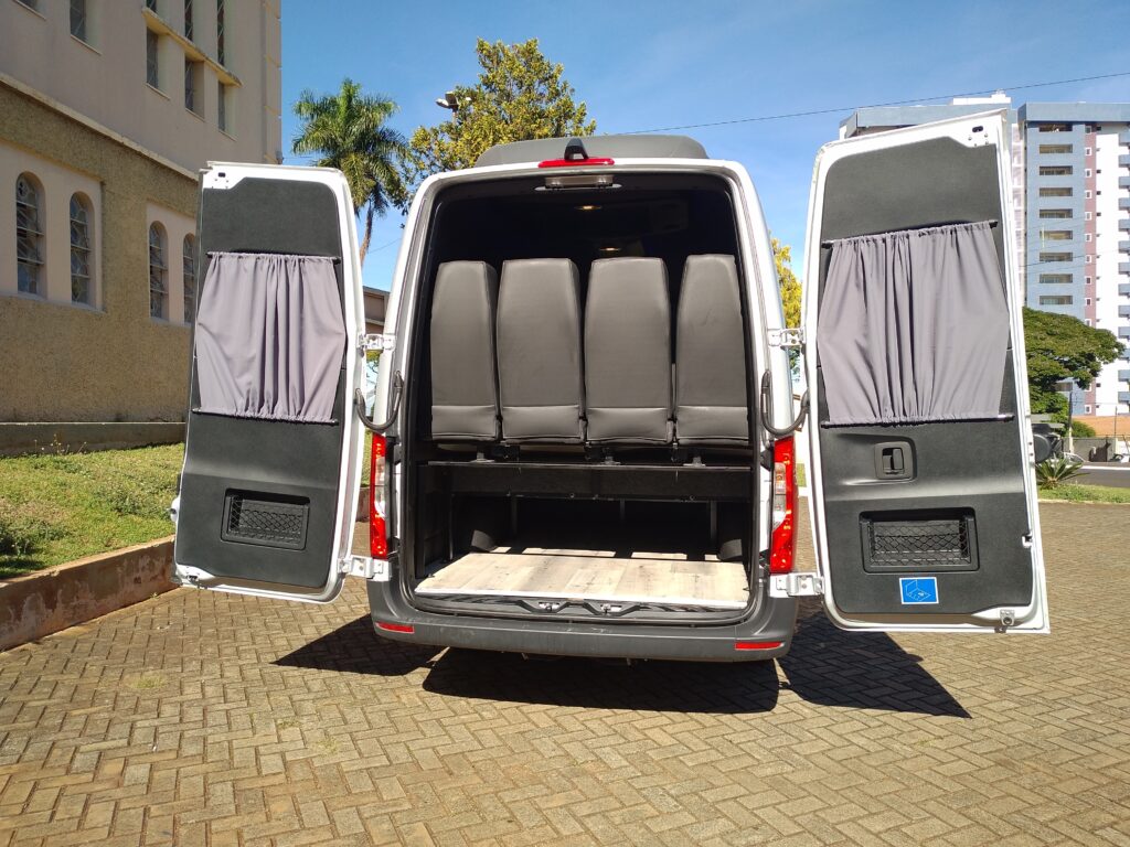 Van Passageiro Mercedes Sprinter 416 19+1 4