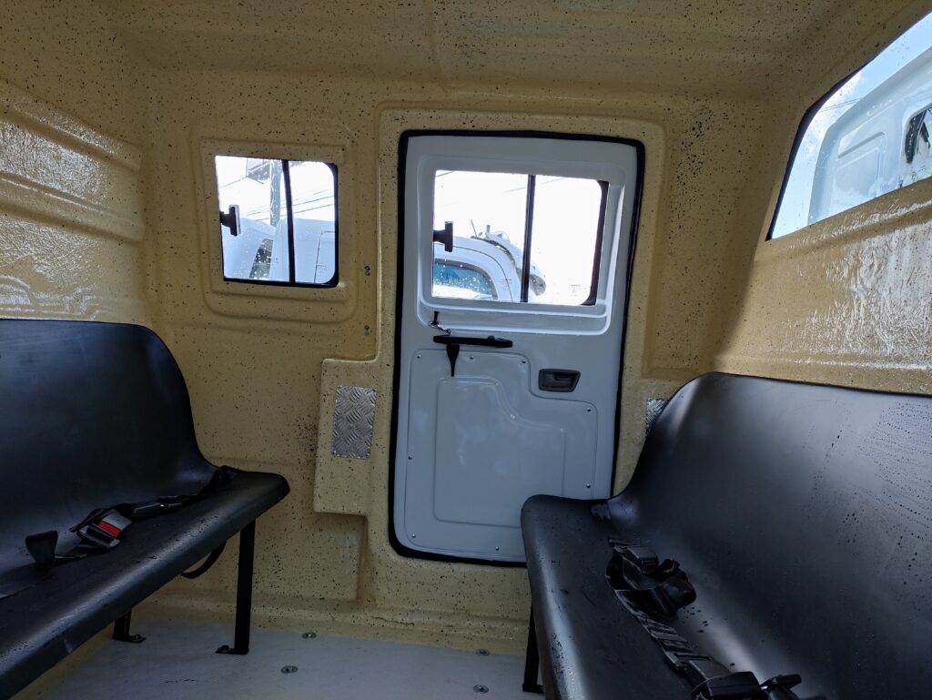 Caminhão Volkswagen 8150 com cabine suplementar